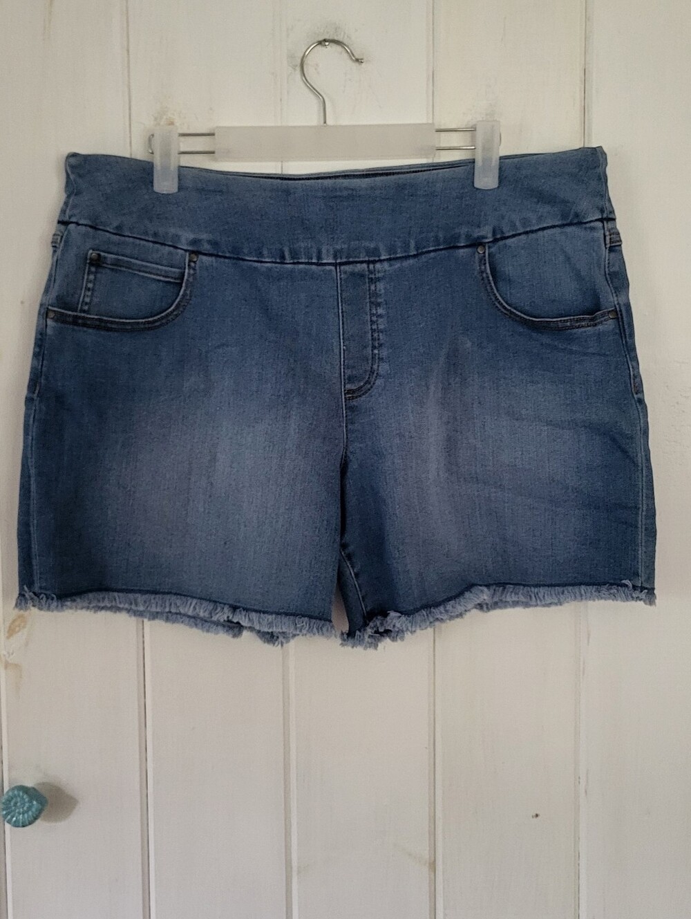 Sugar Magnolia Pull On Denim 5 Inch Inseam Jean Shorts